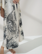 Load image into Gallery viewer, Lure's Sensuous Silk Kimono Robe